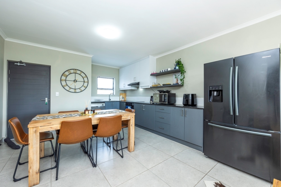 2 Bedroom Property for Sale in Protea Heights Western Cape